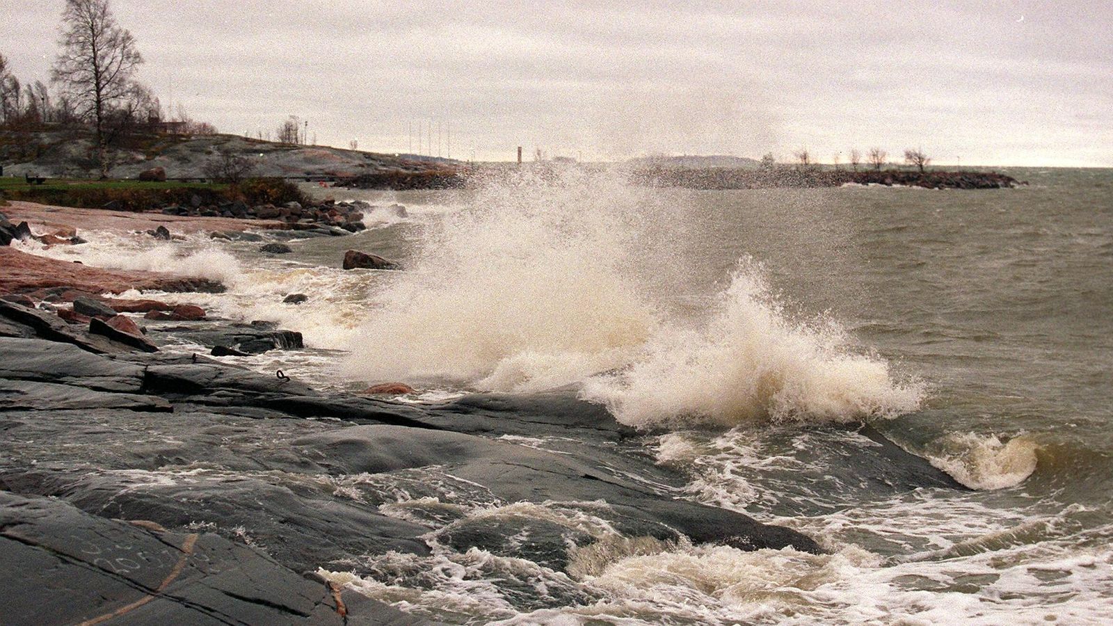 Aaltoja Helsingissä 28.10.1998.