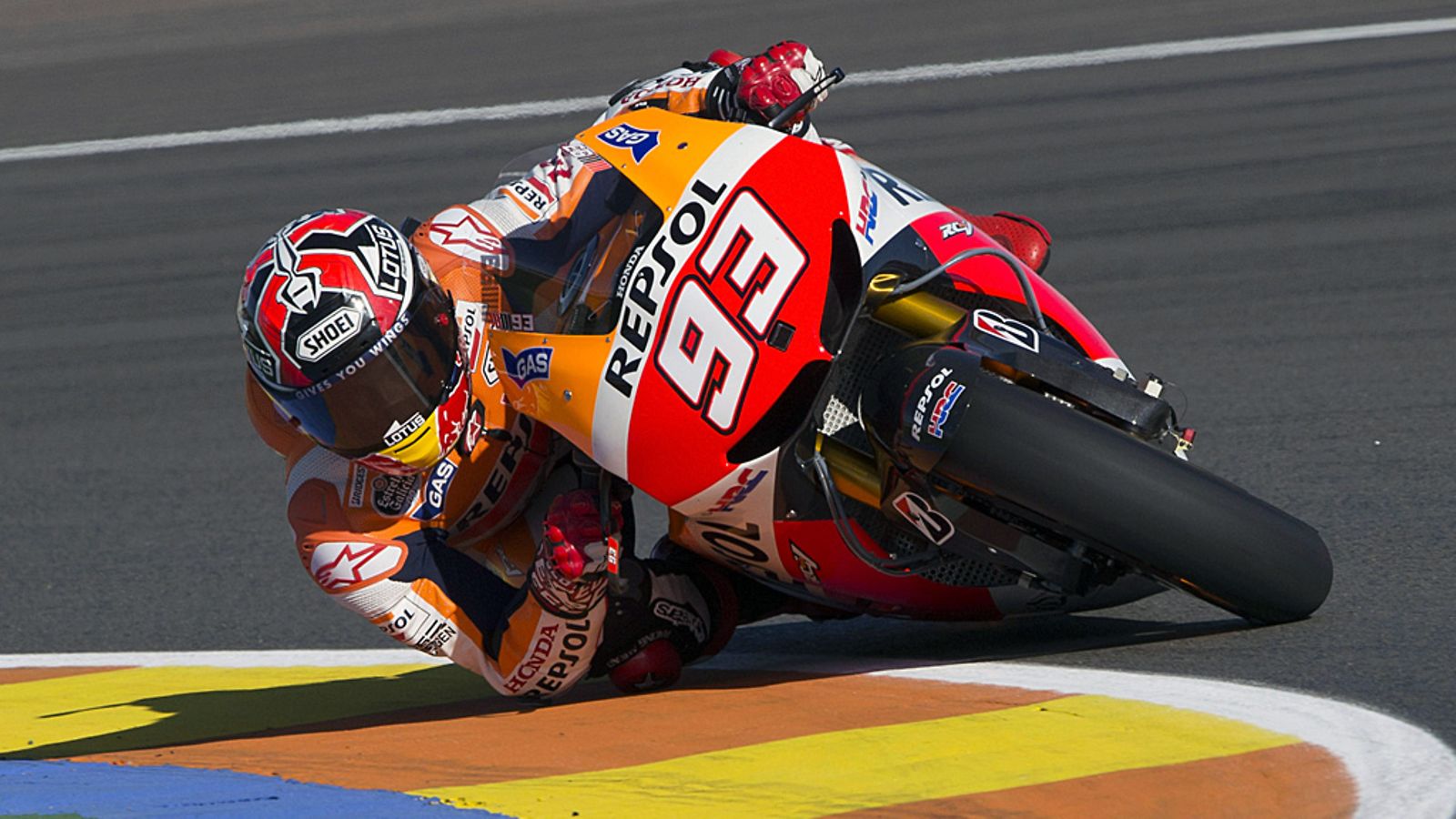 Marc Marquez vauhdissa Valenciassa.