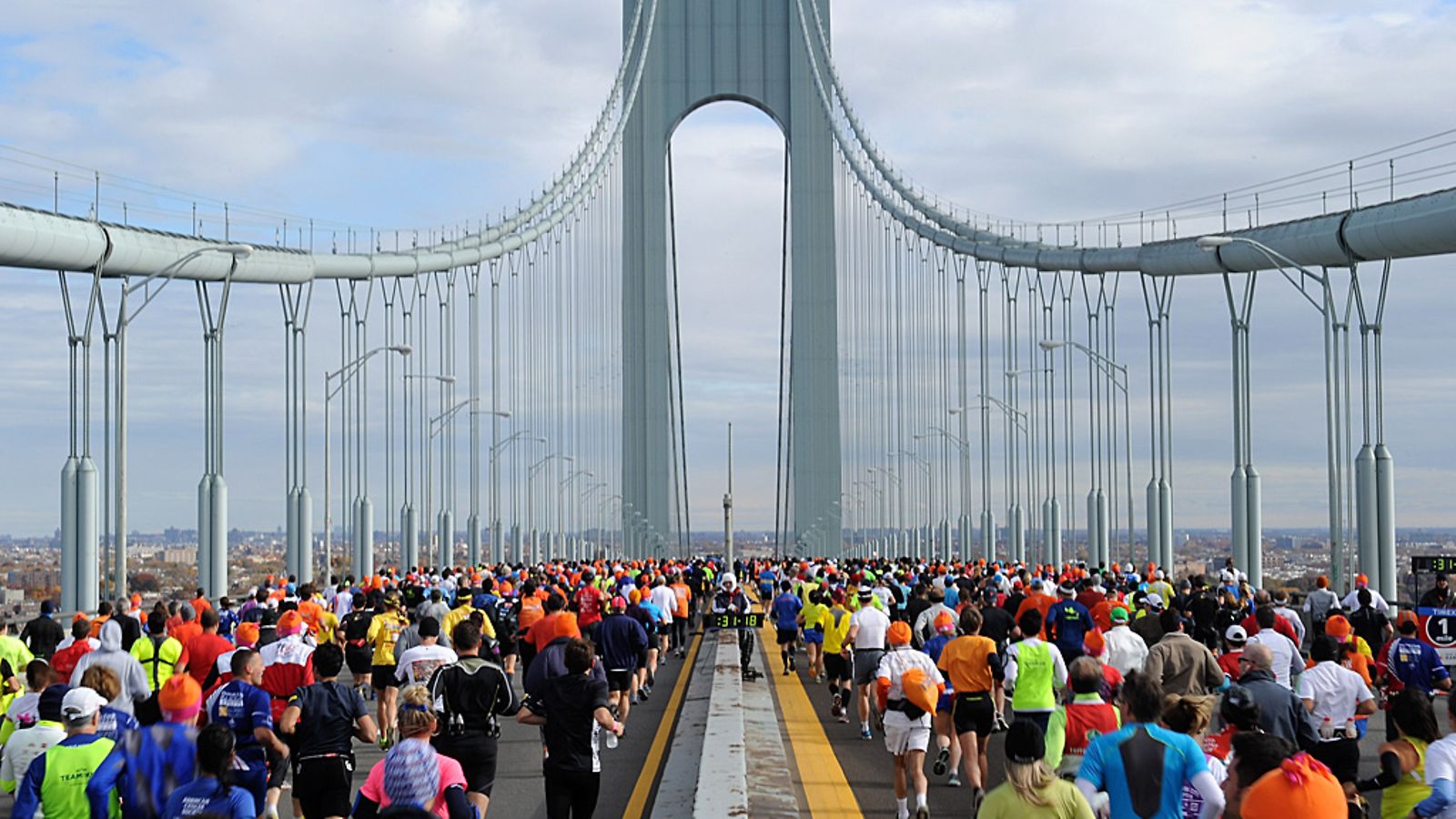 Maratoonarit etenevät New Yorkissa.