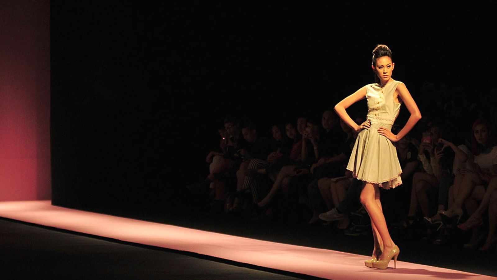 Alodia Cecilian asu, Philippine Fashion Week Holiday 2013