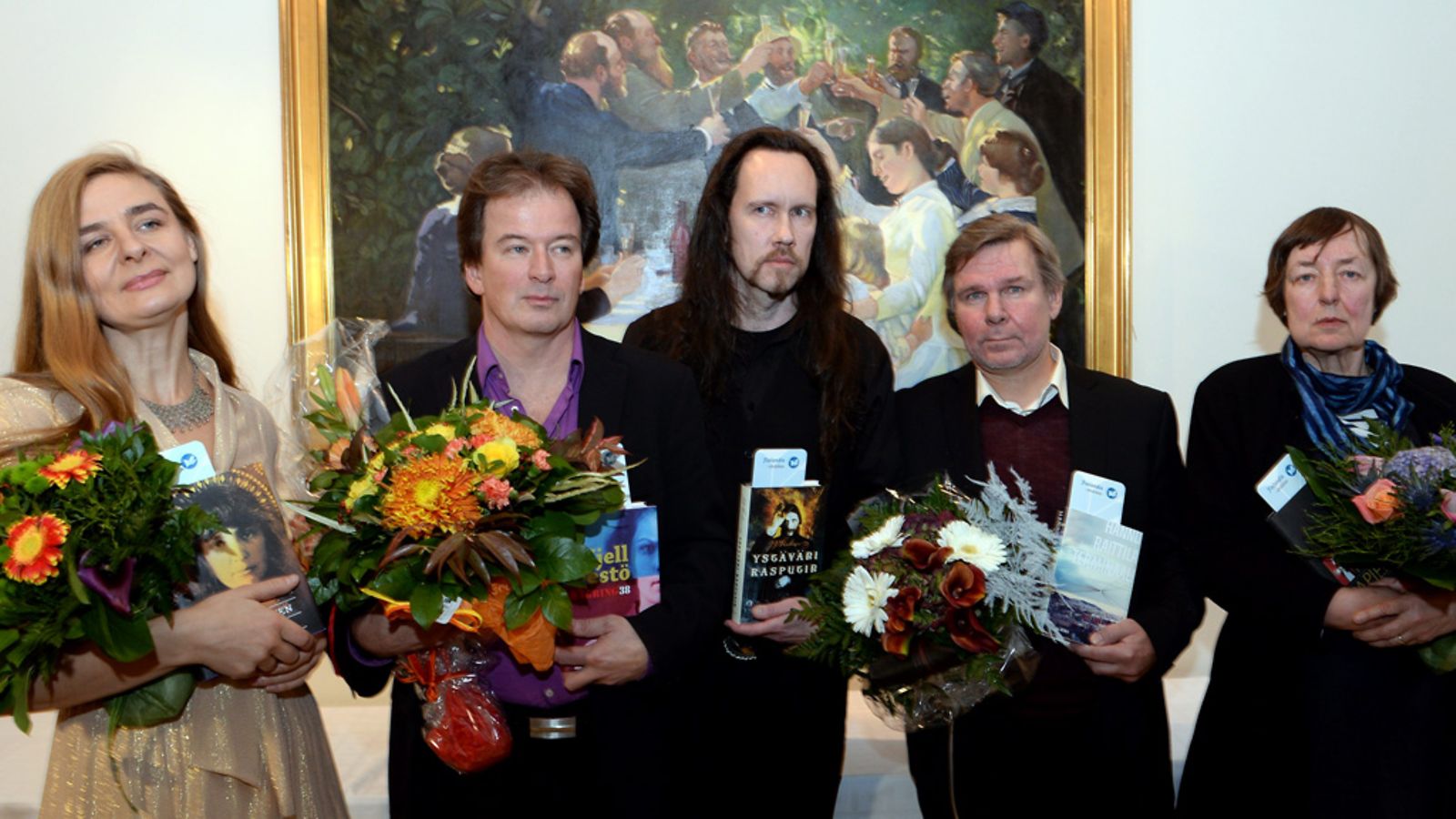 Finlandia-palkintoa tavoittelevat kirjailijat Leena Krohn, Hotel Sapiens (oik.) , Hannu Raittila, Terminaali, J-P Koskinen, Ystäväni Rasputin, Kjell Westö, Kangastus 38 ja Riikka Pelo, Jokapäiväinen elämämme sekä Asko Sahlbergin, Herodes (ei kuvassa).