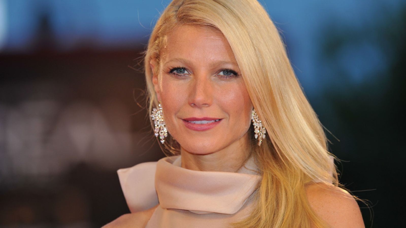 3.9.2011: Näyttelijä Gwyneth Paltrow Venetsian filmifestivaaleissa elokuvansa Tartunta ensi-illassa.