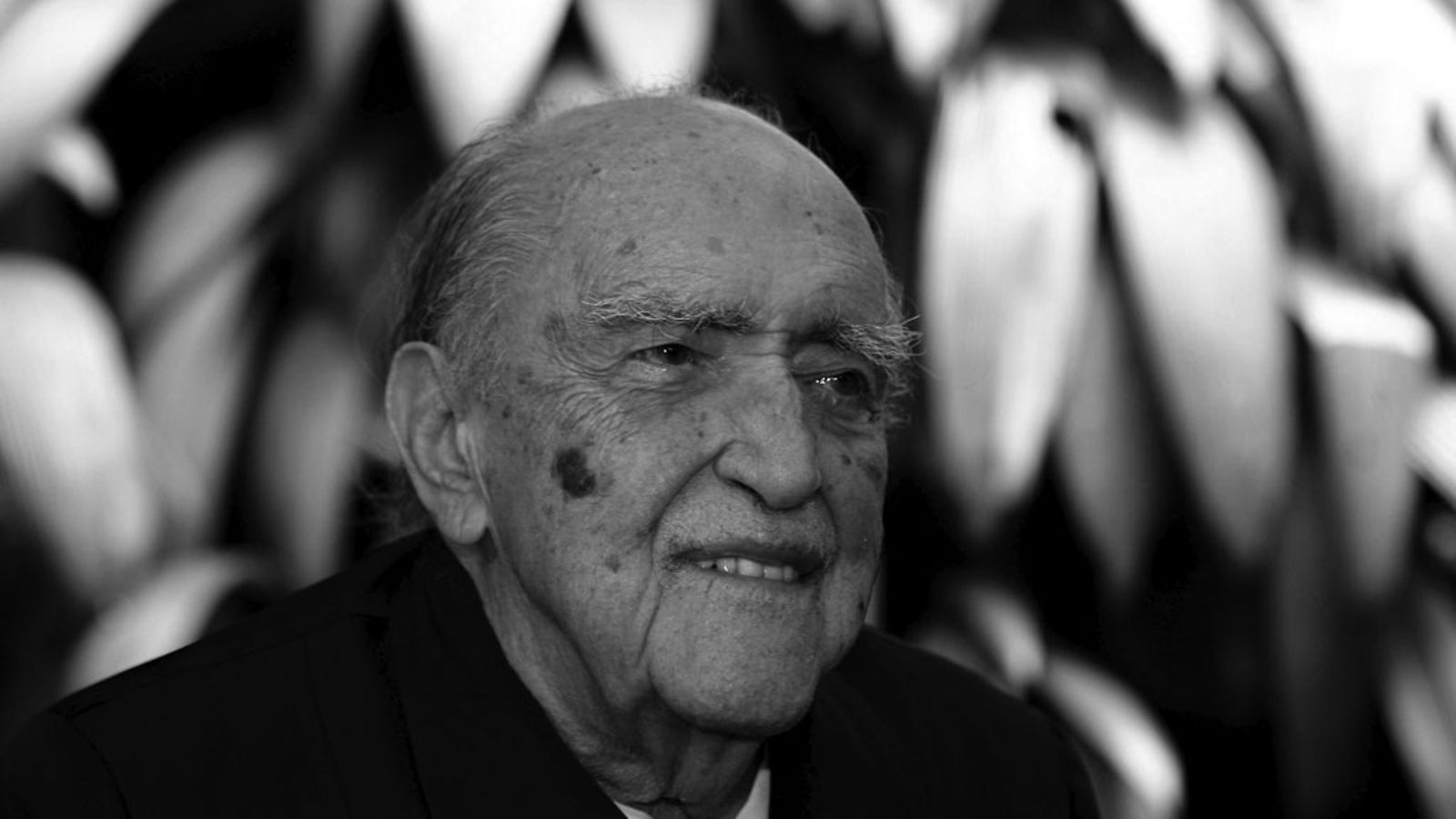 Oscar Niemeyer kuvattuna hänen 100-vuotispäivillään 15.12.2007