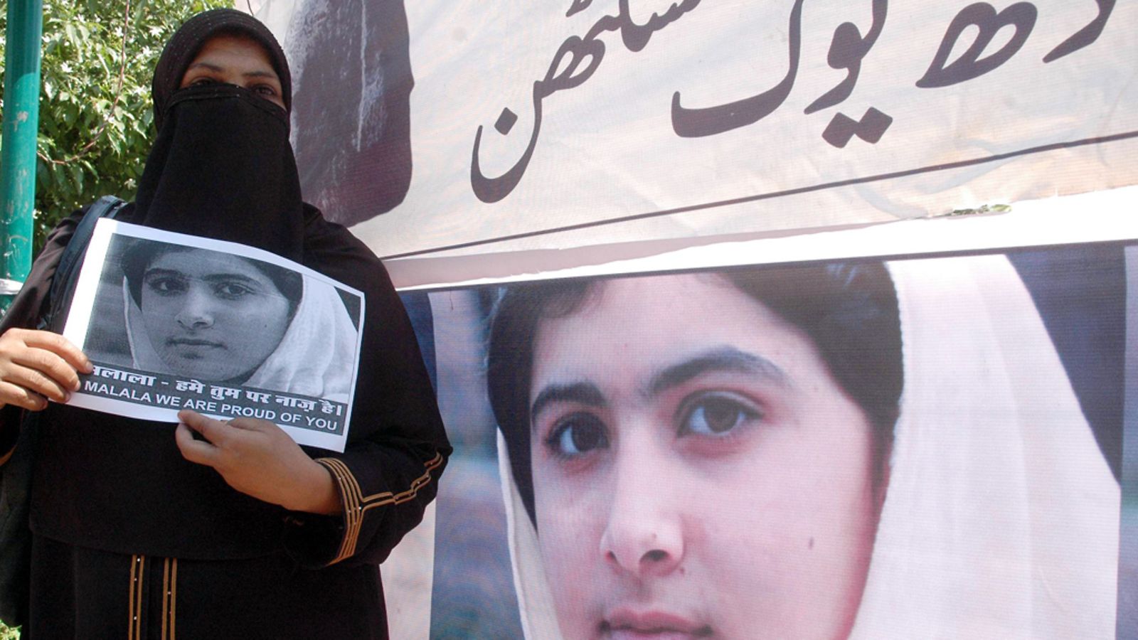 Malala yritettiin murhata Luoteis-Pakistanissa, koska hän on puolustanut tyttöjen oikeuksia ja arvostellut Talebania.