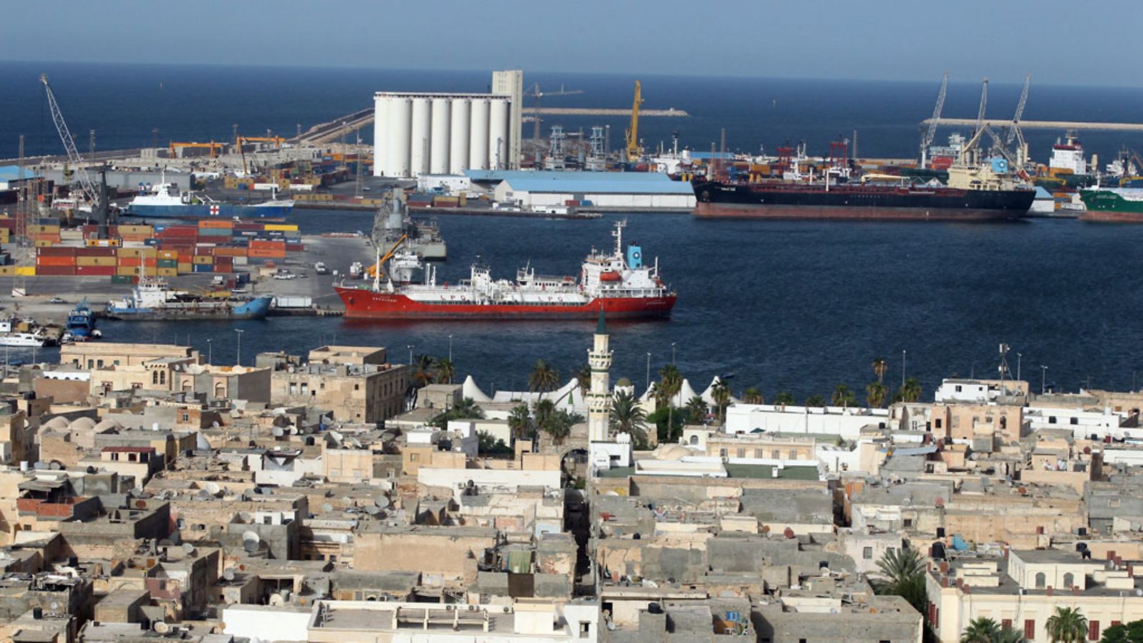 Libyassa asetehdasta 19080-luvulla rakentanut mies joutui todistamaan järkyttävää tapahtumaa Tripolissa. Kuvassa kaupungin satama.