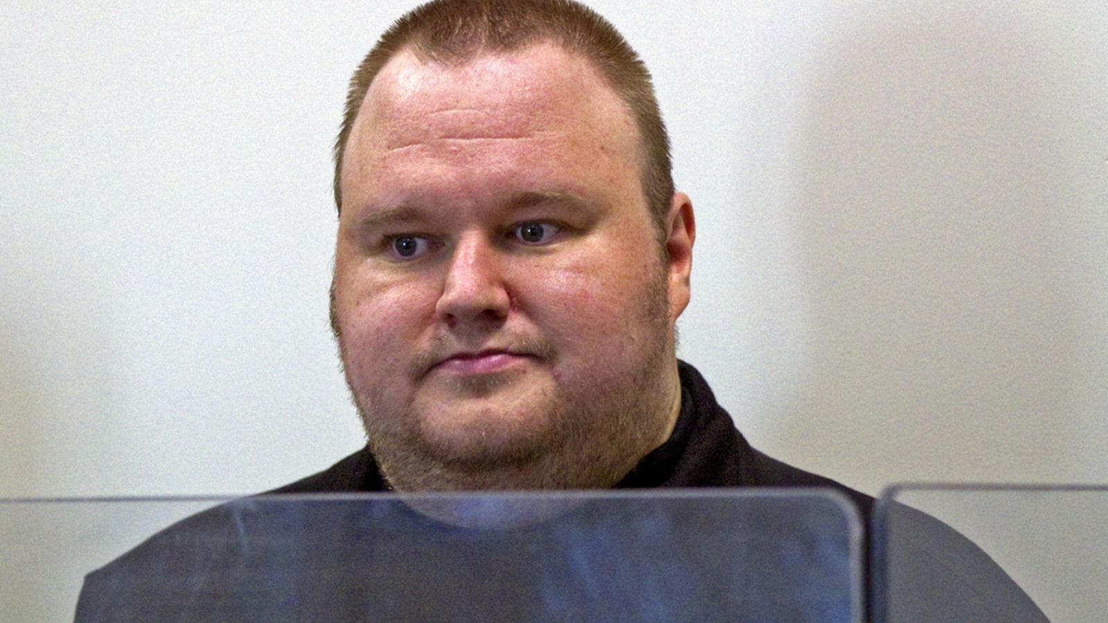 Megaupoload-sivuston perustaja Kim Dotcom pääsi vapaaksi takuita vastaan.