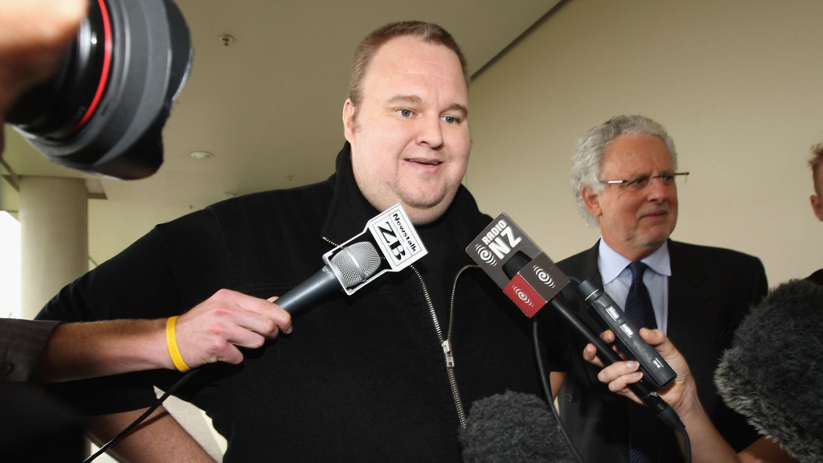 Kim Dotcom pääsi vapaaksi takuita vastaan helmikuussa.