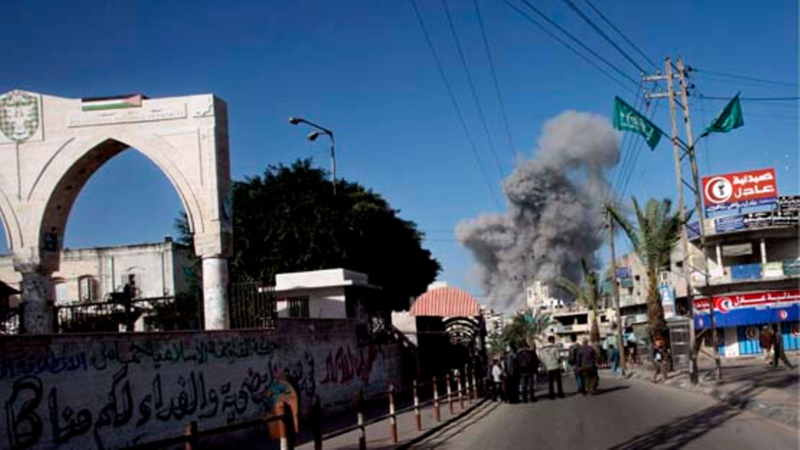 Israel jatkaa ilmaiskujaan Gazaan jo toista päivää 28.12.2008 (Kuva: Mohammed Saber / Epa)