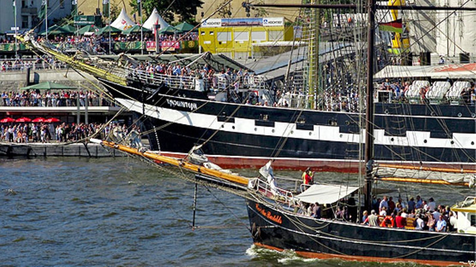 Hampurissa juhlitaan kaupungin sataman syntymäpäivää 11.5.2008