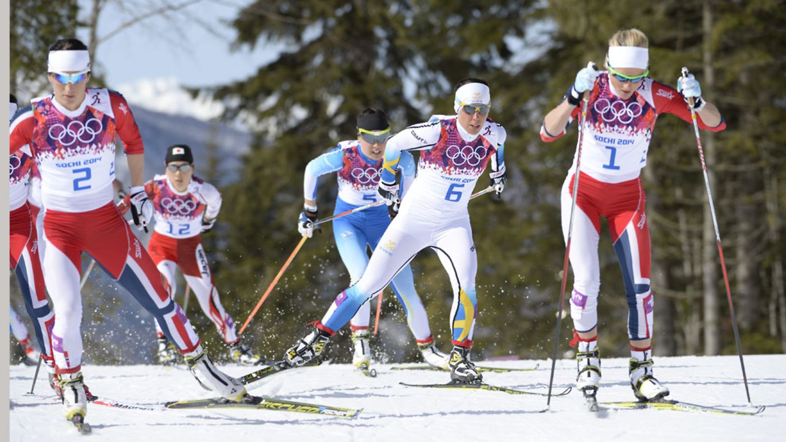 Marit Björgen (vas.), Kerttu Niskanen (5), Charlotte Kalla (6), Therese Johaug (1)