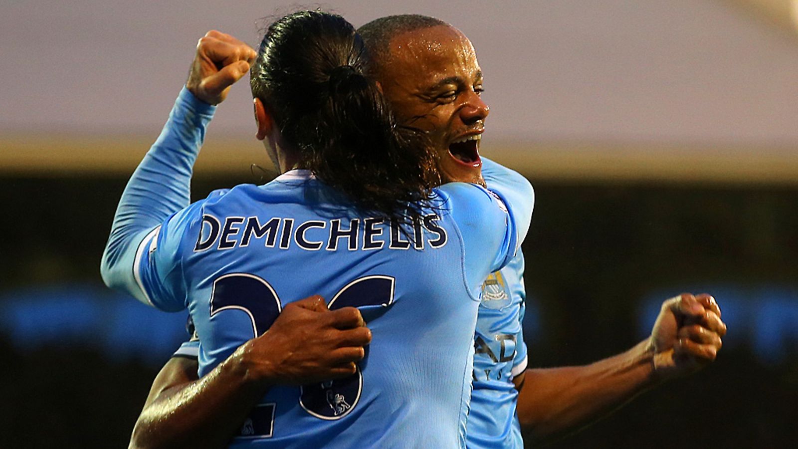 Manchester Cityn Vincent Kompany ja Martin Demichelis.