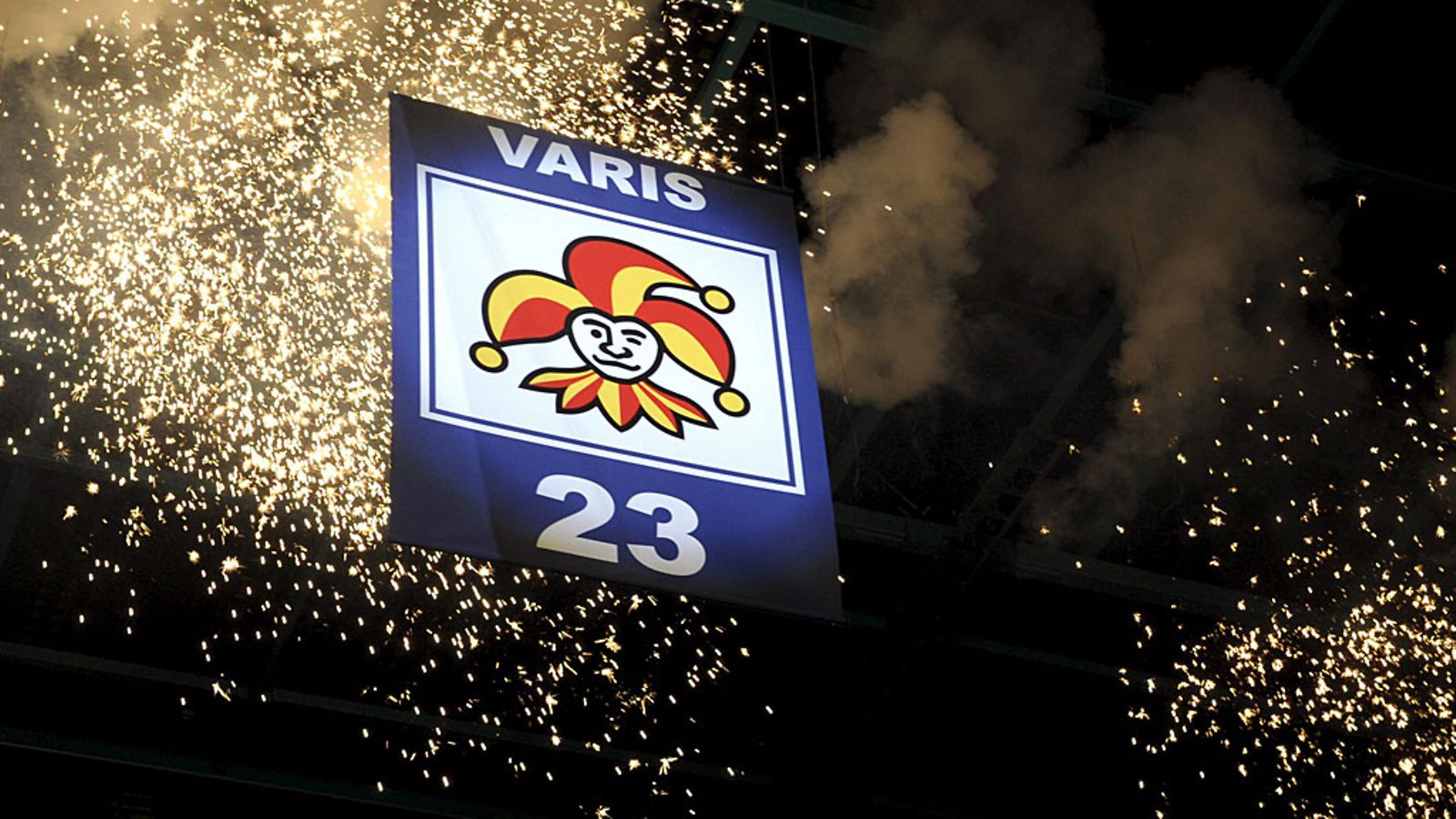 Petri Variksen pelinumero 23 jäädytettiin perjantaina.