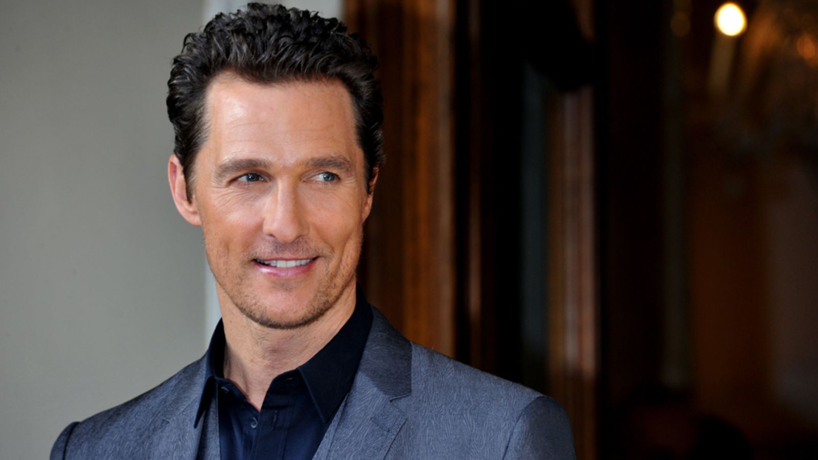 Matthew McConaughey on saanut hieman lihaa luiden ympärille.