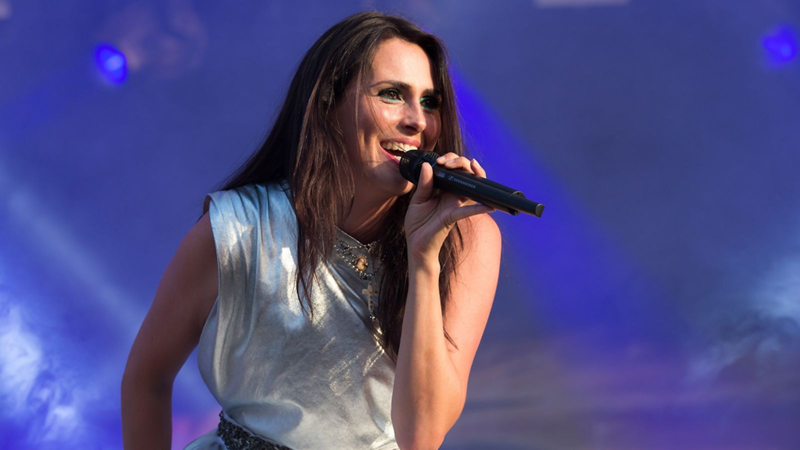 Within Temptationin laulaja Sharon den Adel.