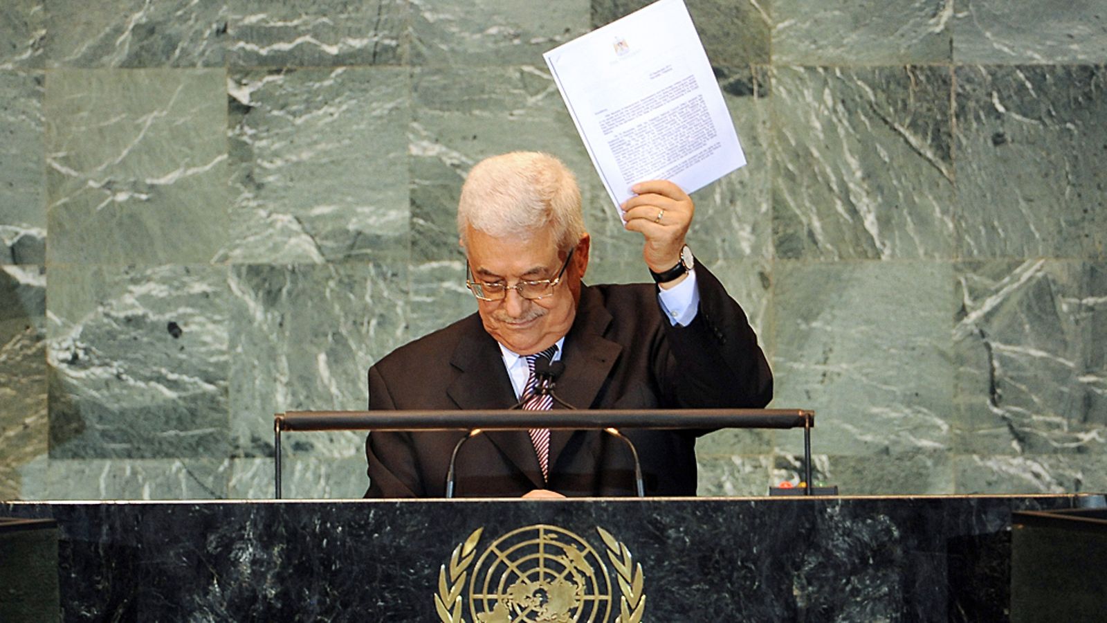 Palestiinalaisten presidentti Mahmud Abbas jätti palestiinalaisvaltion jäsenhakemuksen YK:lle 23.9.2011.