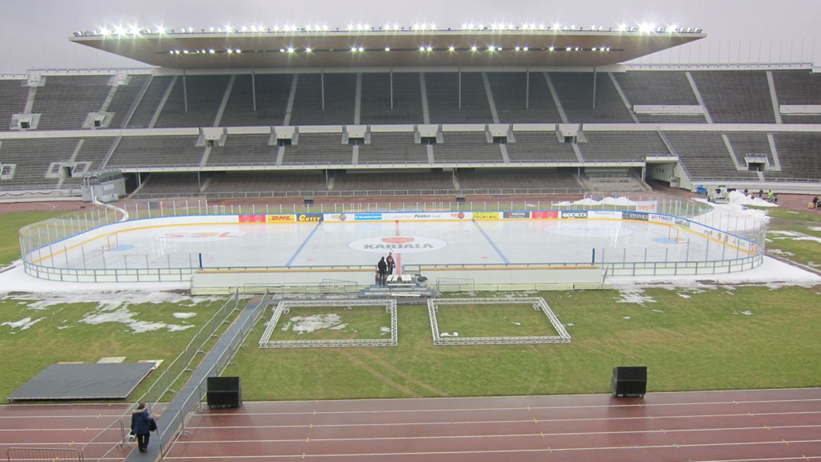 Näkymä Olympiastadionilla päivä ennen Talviklassikkoa.