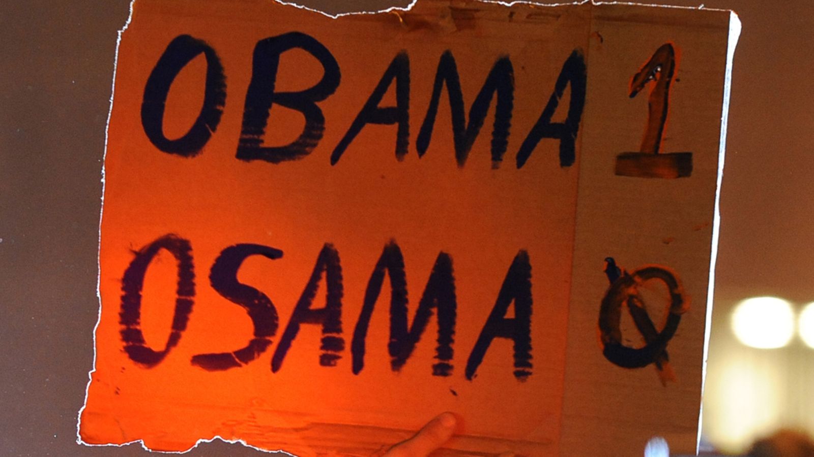 Yhdysvalloissa juhlitaan tietoa terroristijohtaja Osama bin Ladenin kuolemasta 2.5.2011. Kuva: EPA