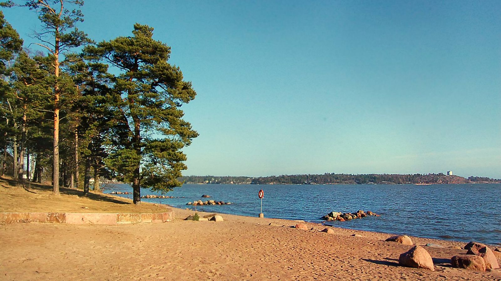 Mustikkamaan uimaranta Helsingissä 22. maaliskuuta 2014.
