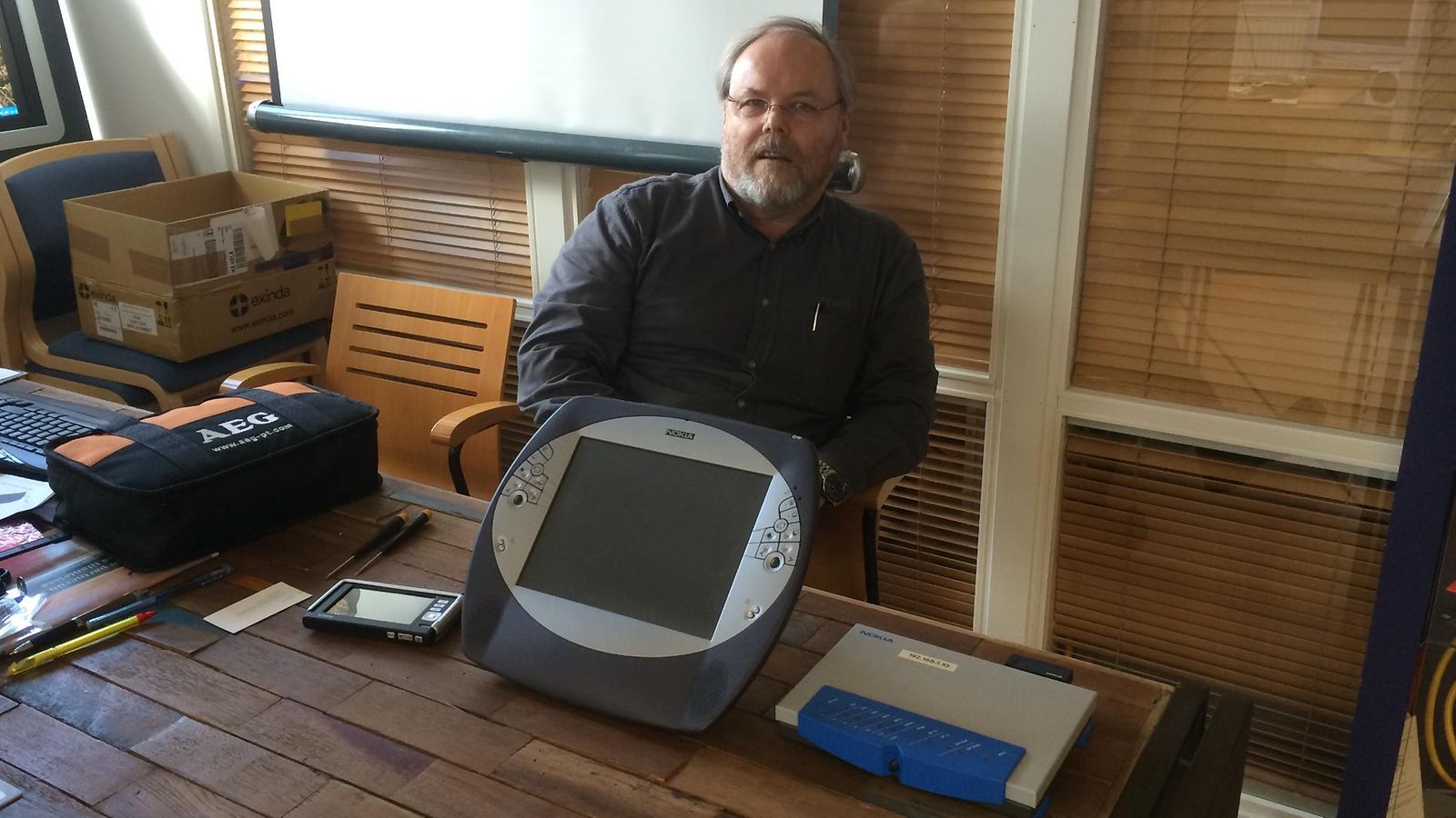 Esko Yliruusi esittelee Nokia Web Tabletia