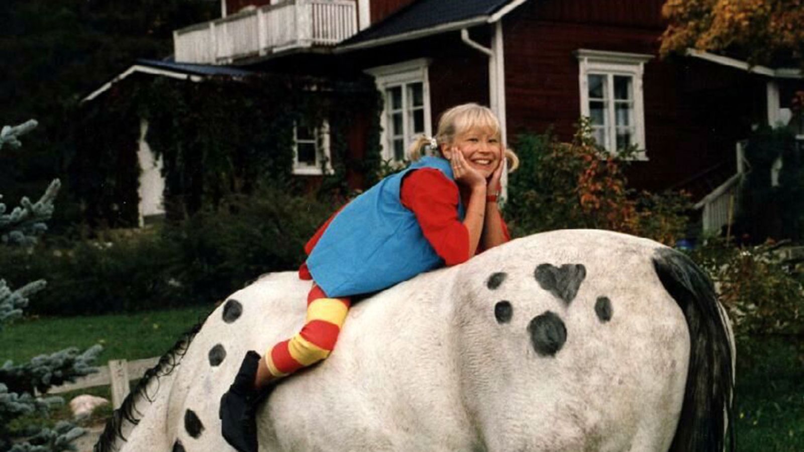 Peppi Pitkätossu on astrid Lindgrenin tunnetuimpia hahmoja. Herra Tossavainen on Pepin lemmikkiapina.