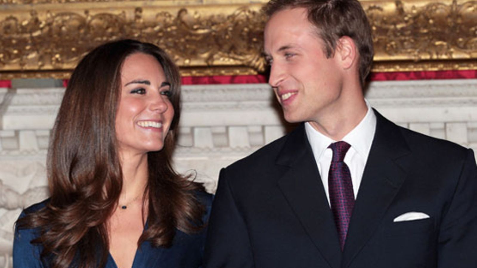 Prinssi William ja hänen morsiamensa Kate Middleton ilmoittivat kihlauksestaan kuukausi kosinnan jälkeen.