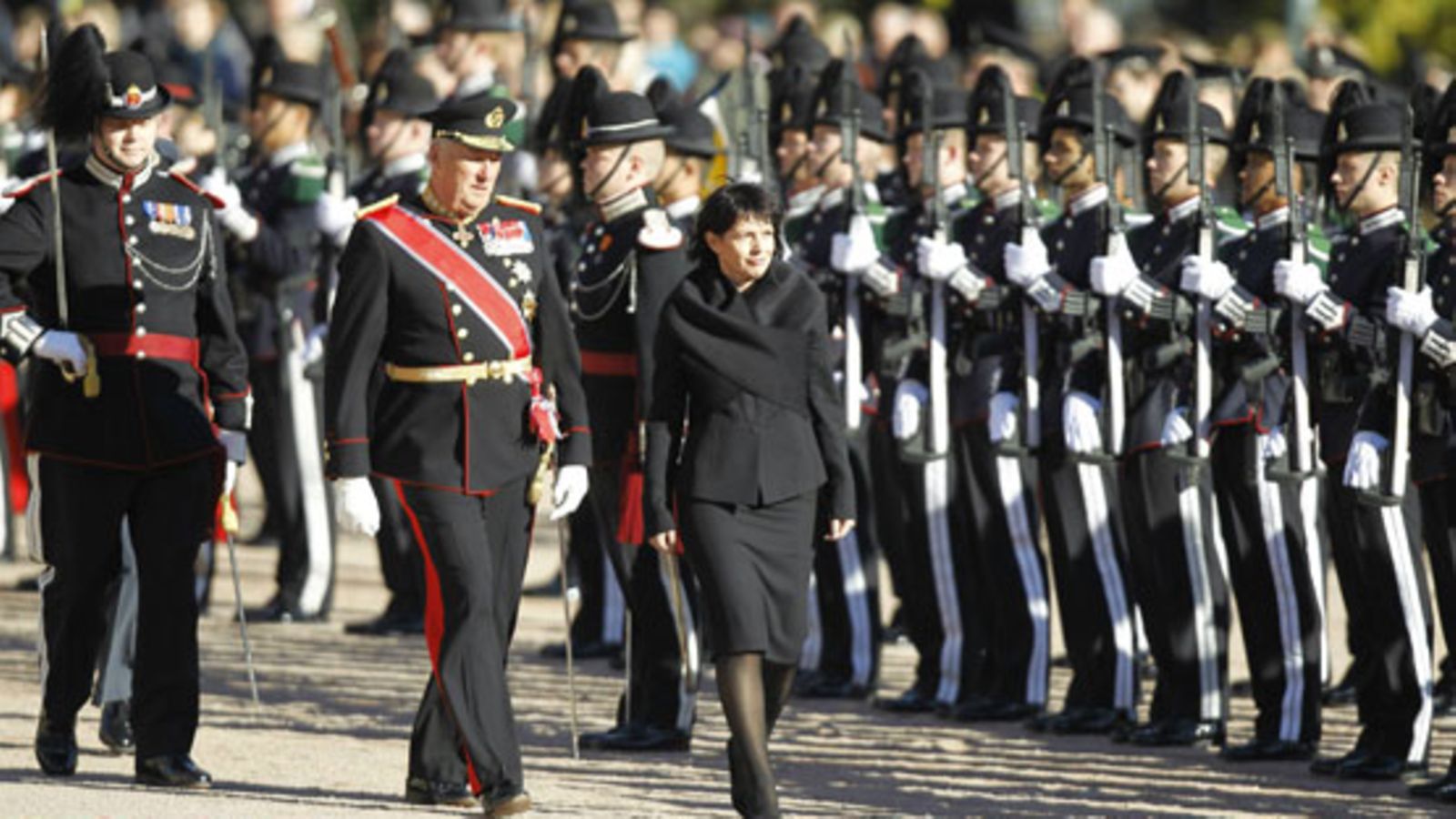 Sveitsin presidentti Doris Leuthard valtiovierailulla Norjassa 14.10.2010. (Kuva: EPA)