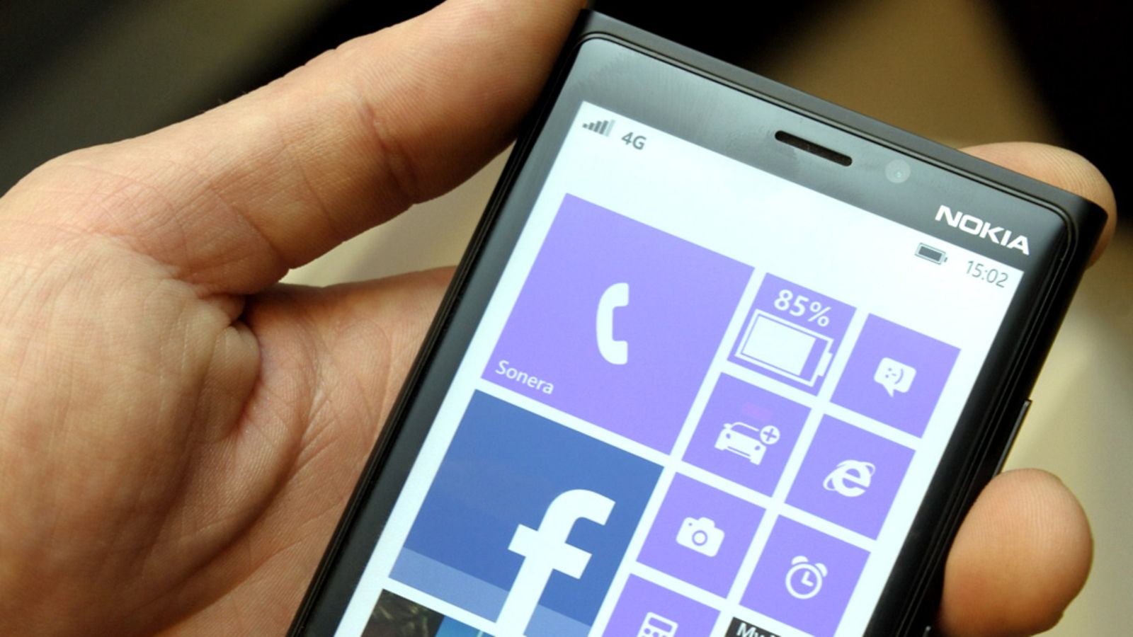 Facebookissa Nokia jää tykkäyksissä etenkin Samsungin jalkoihin.