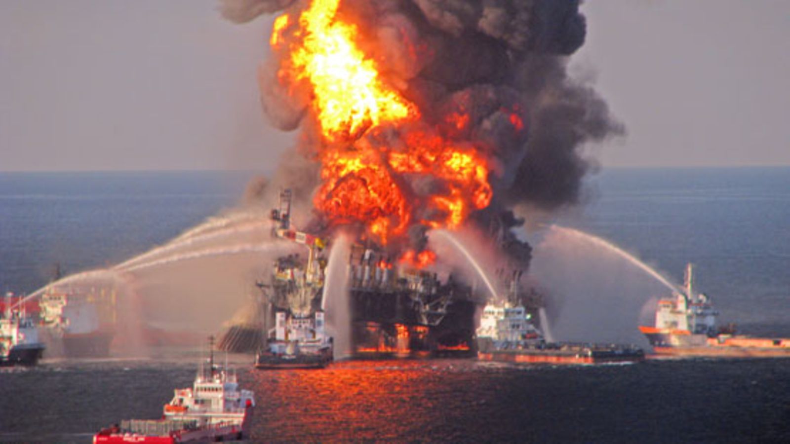 Transocean-yhtiön omistama ja BP:n vuokraama öljylautta räjähti 20.4.2010.