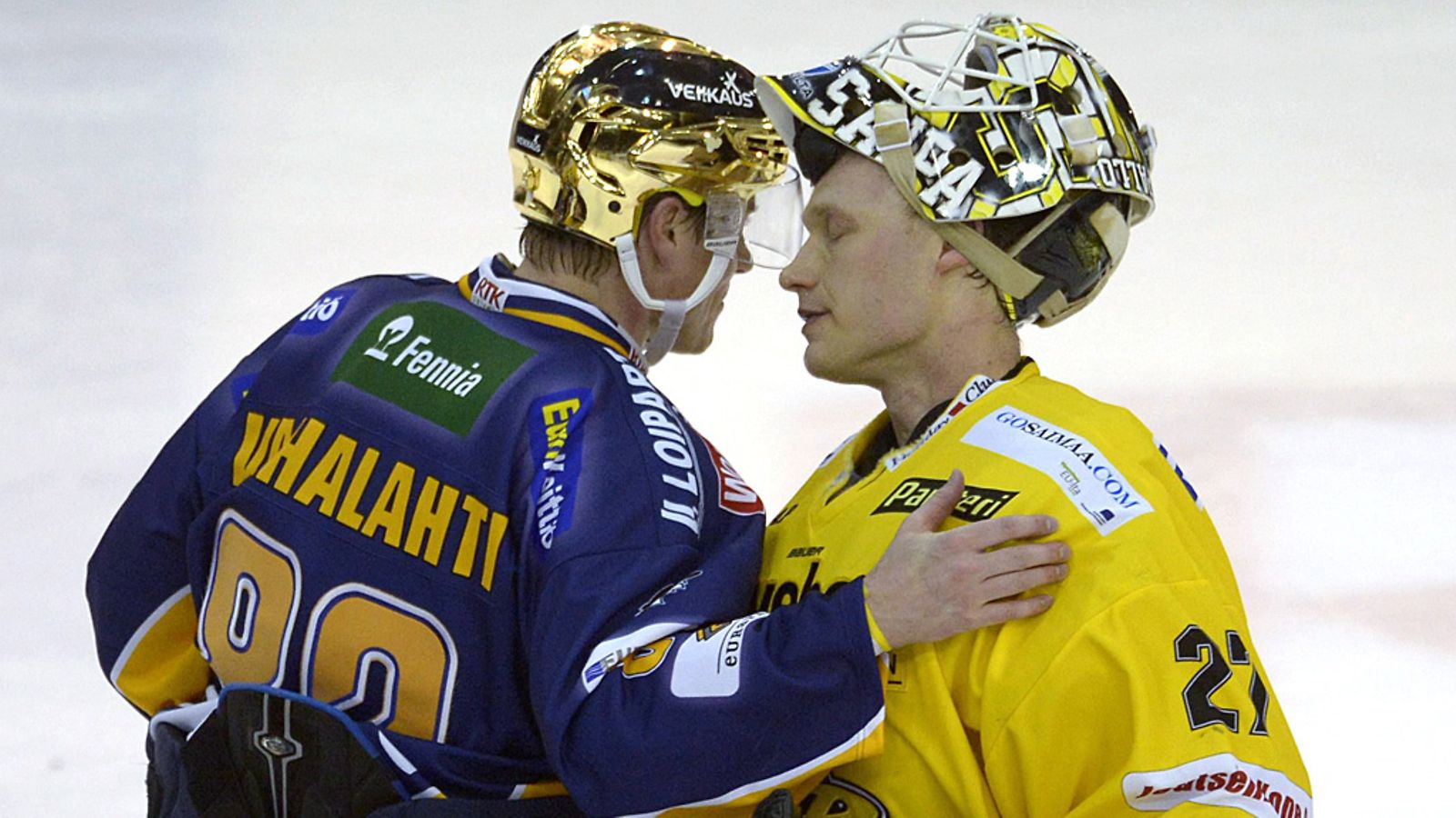 Lukon Ville Vahalahti ja SaiPa-vahti Jussi Markkanen.
