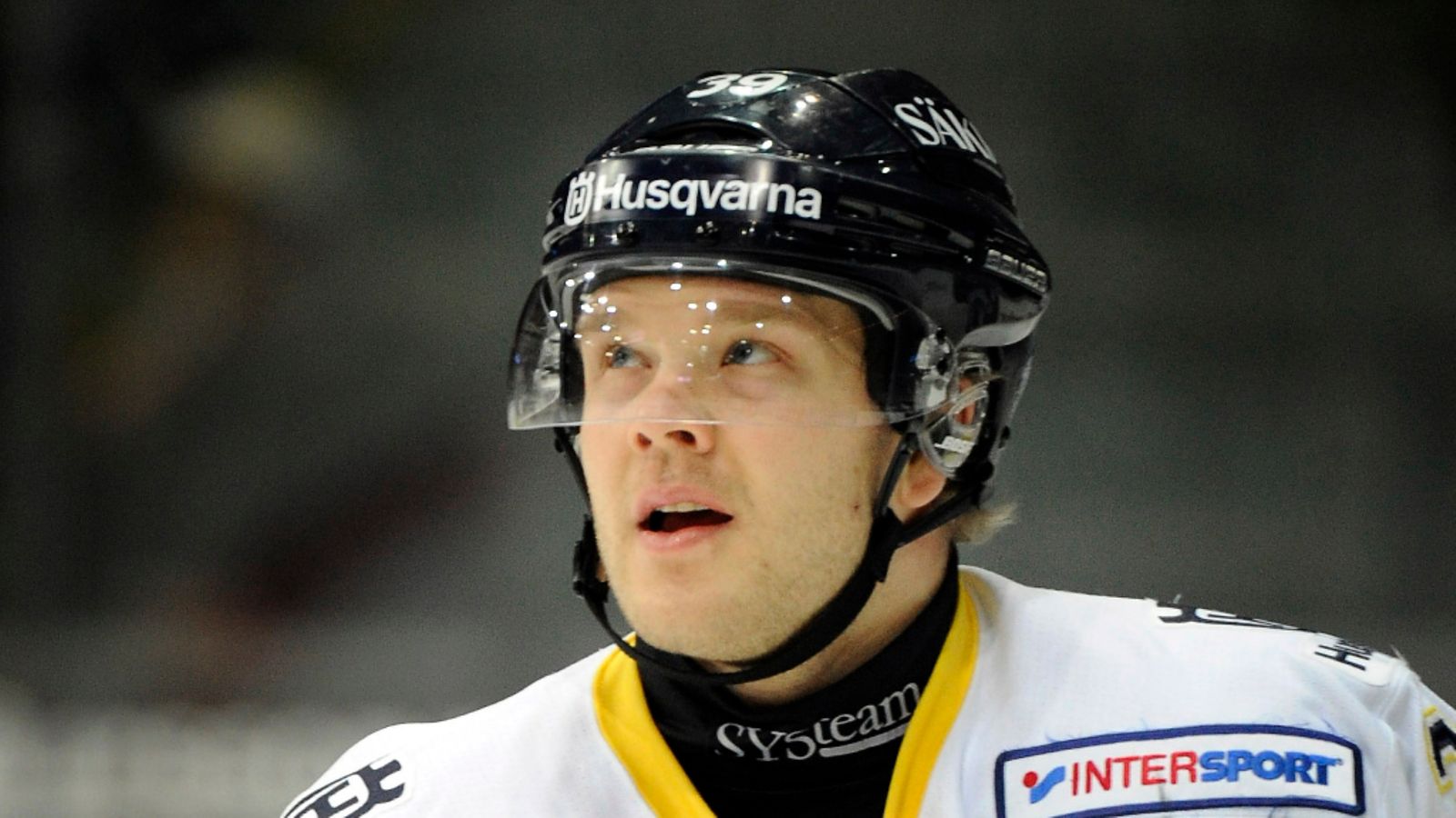 Jukka Voutilainen HV71:n paidassa kaudella 2011-2012.