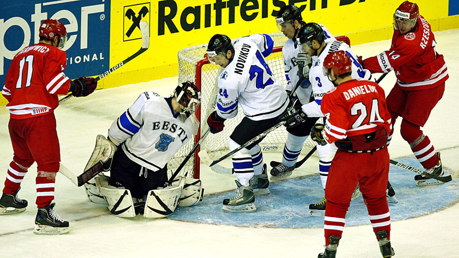 Viro ja Puola MM-kisojen I-divisioonan ottelussa 2011.