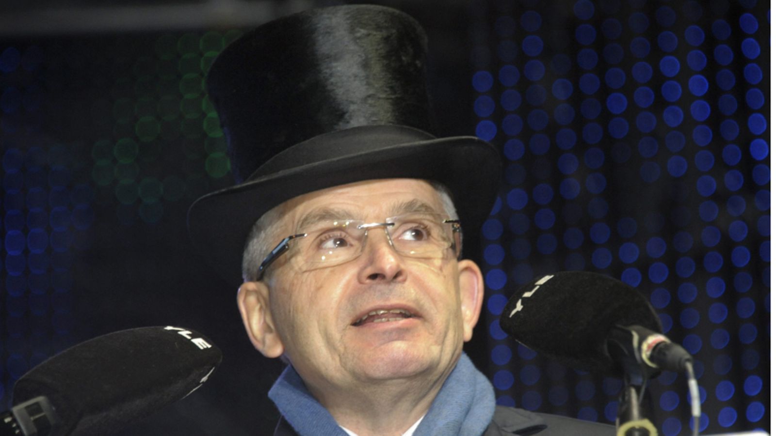 Kaupunginjohtaja, ylipormestari Jussi Pajunen Senaatintorin vuoden vaihteen juhlassa 31.joulukuuta 2011.