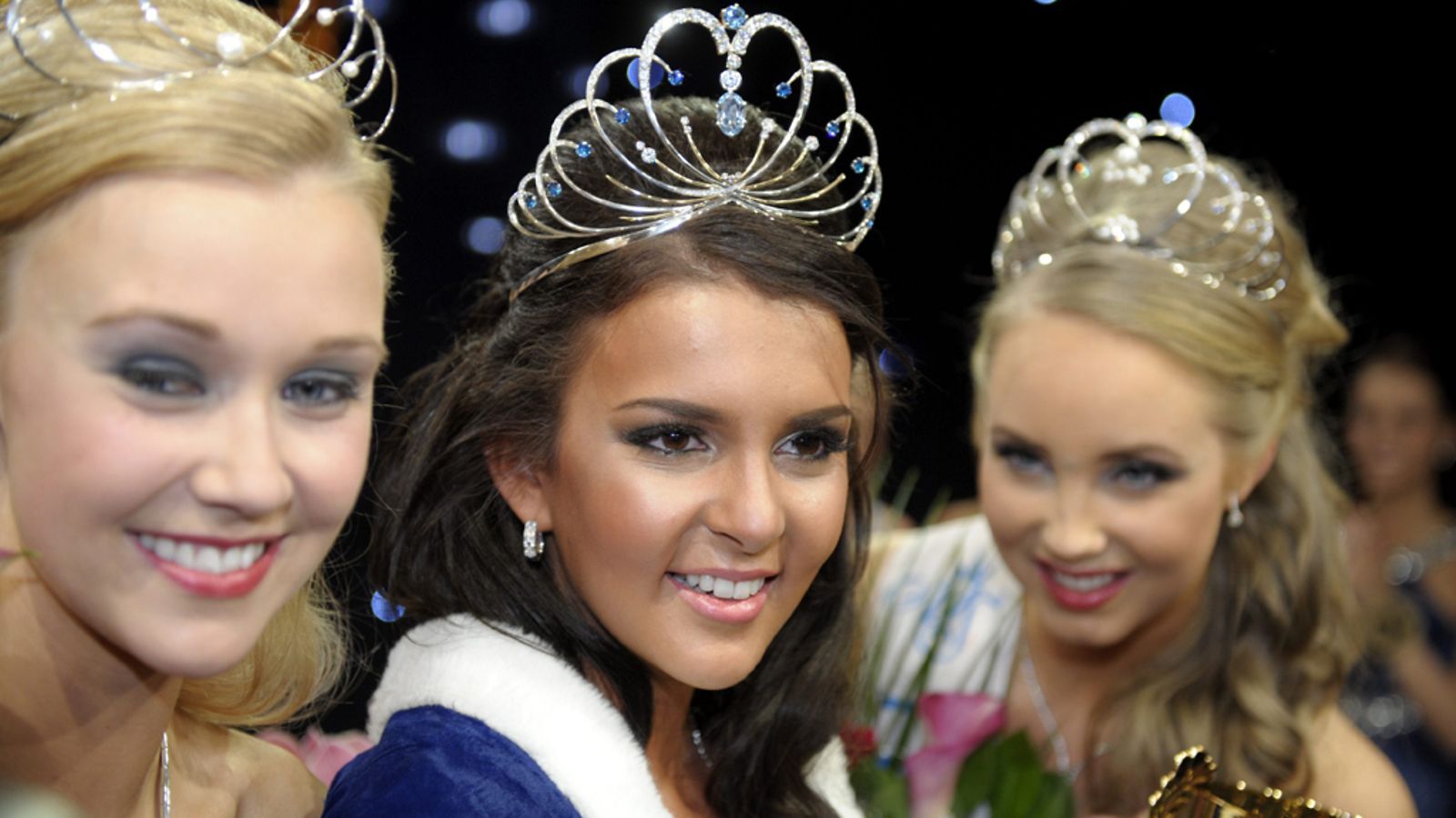 Miss Suomi 2012, Sara Chafak (kesk.), 2. perintöprinsessa Viivi Suominen (vas.) ja 1. perintöprinsessa Sabina Särkkä.