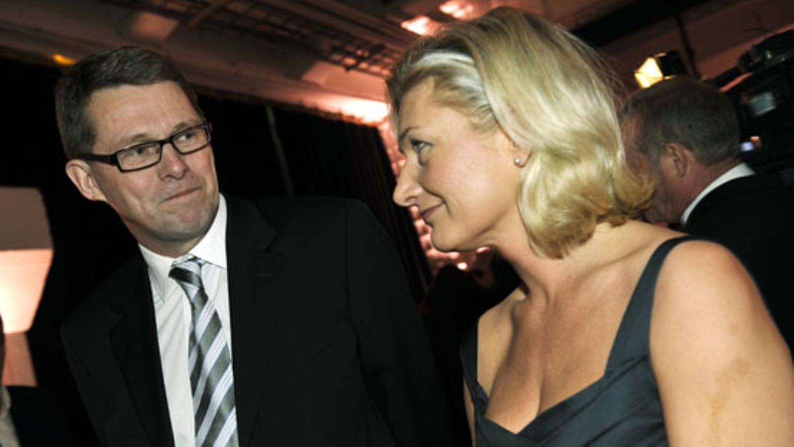 Pääministeri Matti Vanhanen puolisonsa Sirkka Mertalan kanssa Jussi-gaalassa 2009. Lehtikuva