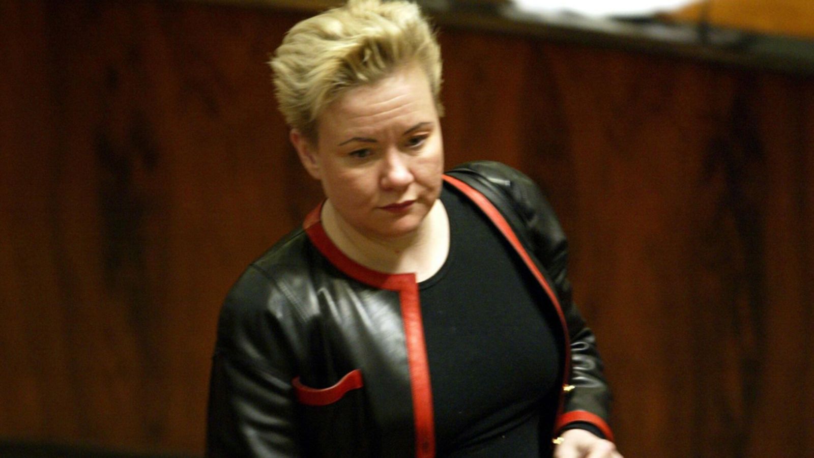 Sirpa Pietikäinen eduskunnassa 2003.