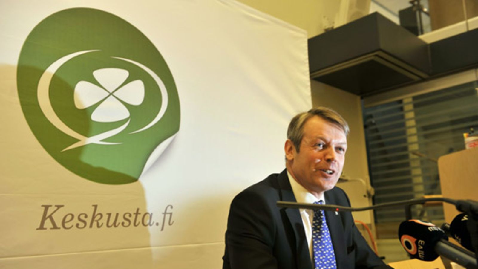 Keskustan kansanedustaja Timo Kaunisto asettui puheenjohtajaehdokkaaksi 12.2.2010
