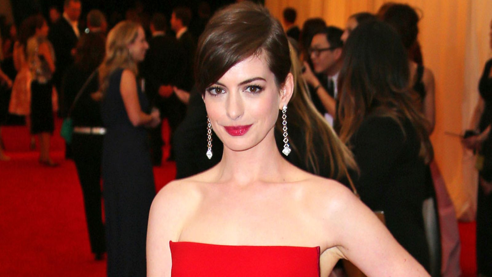 Anne Hathaway Met Gala 2014