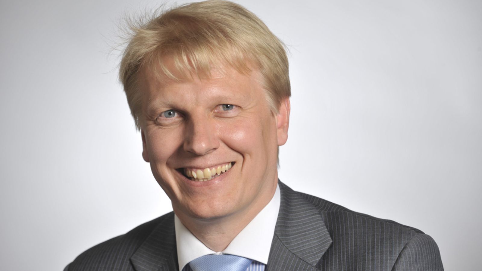 Keskustan eduskuntaryhmän puheenjohtaja Kimmo Tiilikainen