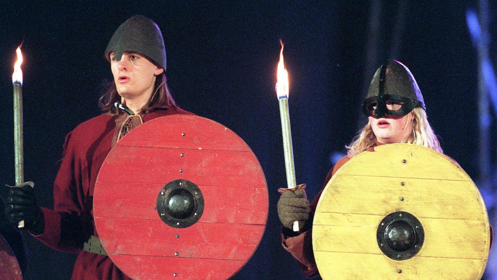 Norjalaisviikinkejä MM-hiihtojen avajaisissa Trondheimissa