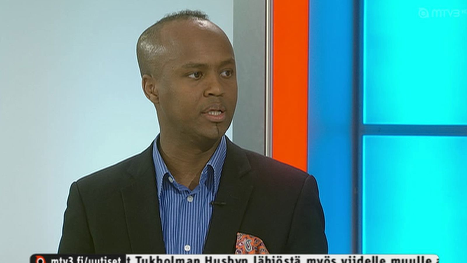 Monikulttuurisen verkoston puheenjohtaja Abdirahim Husseinin arvion mukaan Ruotsin mellakoiden kaltaiset levottomuudet voivat levitä Suomeenkin.