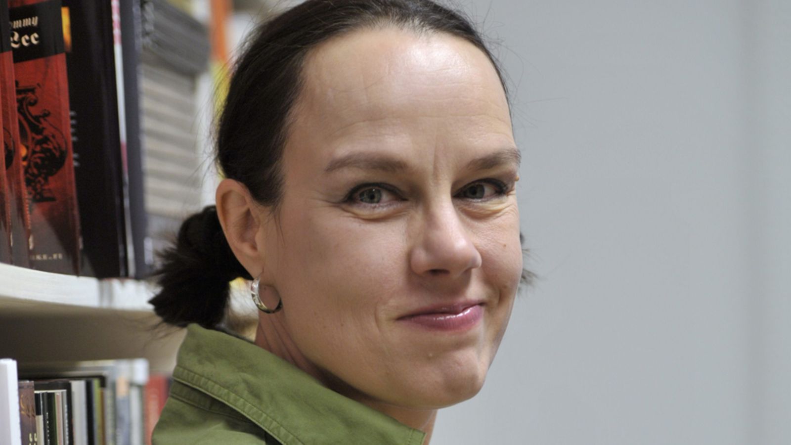Kirjailija Riikka Ala-Harja 7. joulukuuta 2011. Ala-Harja siirtyy Liken kirjailijaksi.