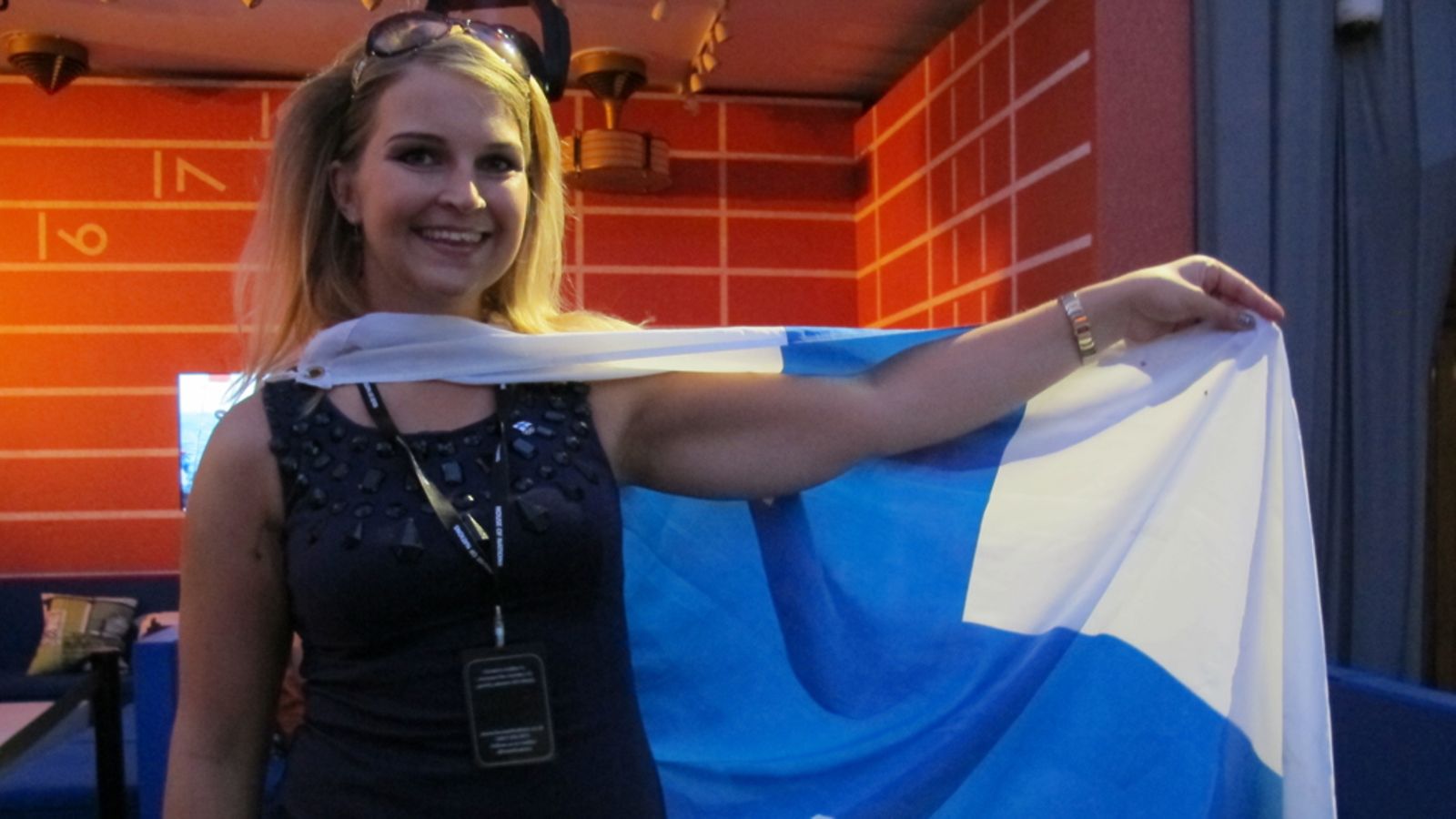 Inka Karppinen jännittää Suomen keihäsmiesten puolesta Lontoossa.