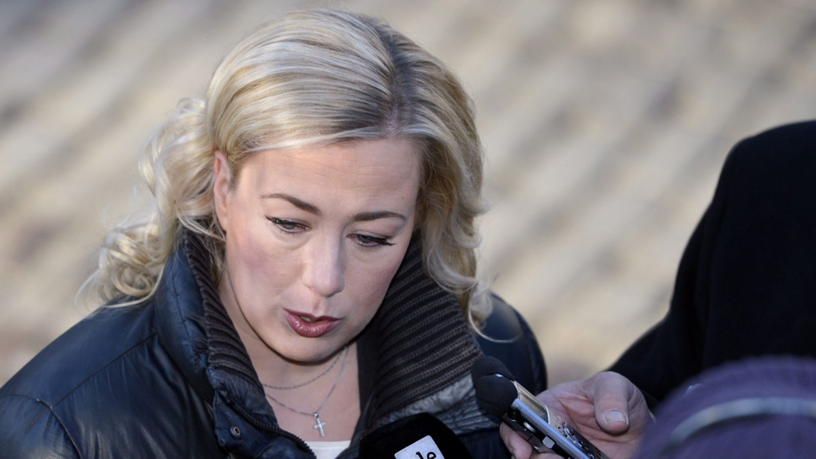 Kuvassa SDP:n valtiovarainministeri Jutta Urpilainen saapumassa hallituksen kehysriiheen Säätytalolle Helsingissä 21. maaliskuuta 2013.