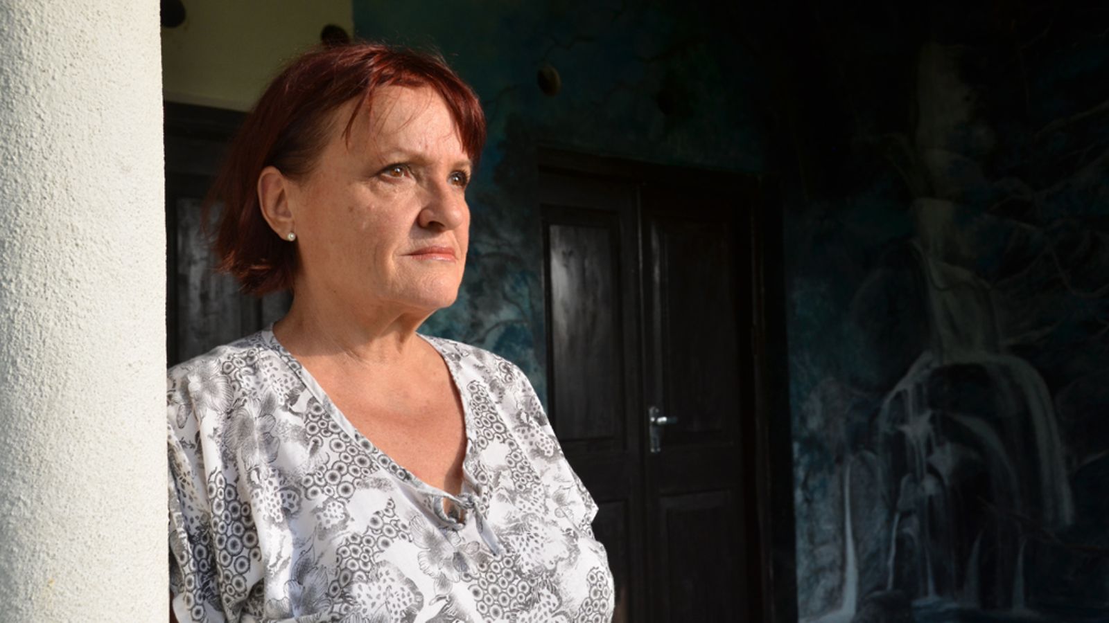 Ulla Koljonen haluaisi perustaa raiskatuille tytöille ja naisille turvakodin tilalleen Sri Lankassa.