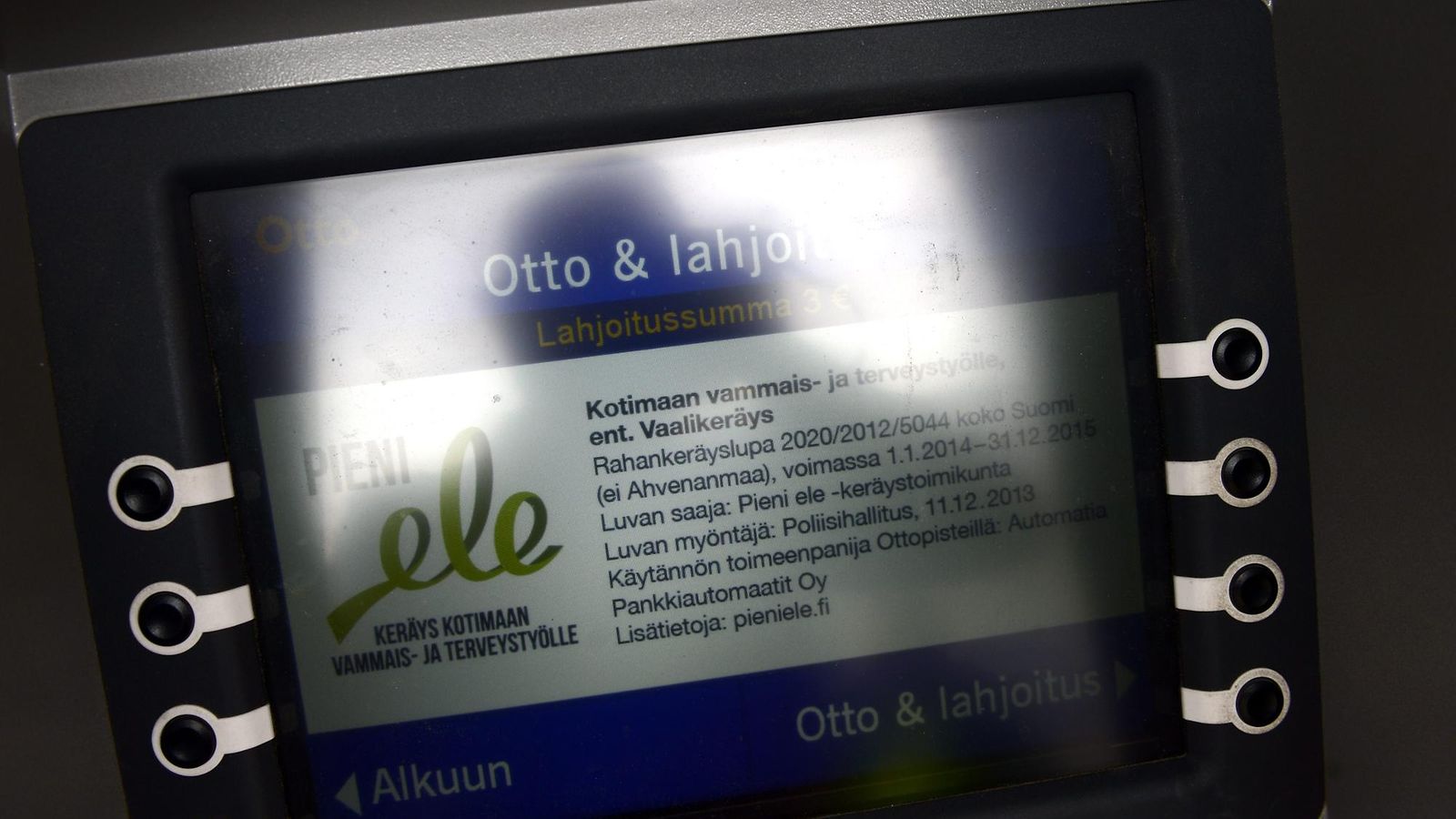 ottoautomaatti pankkiautomaatti lahjoitus raha