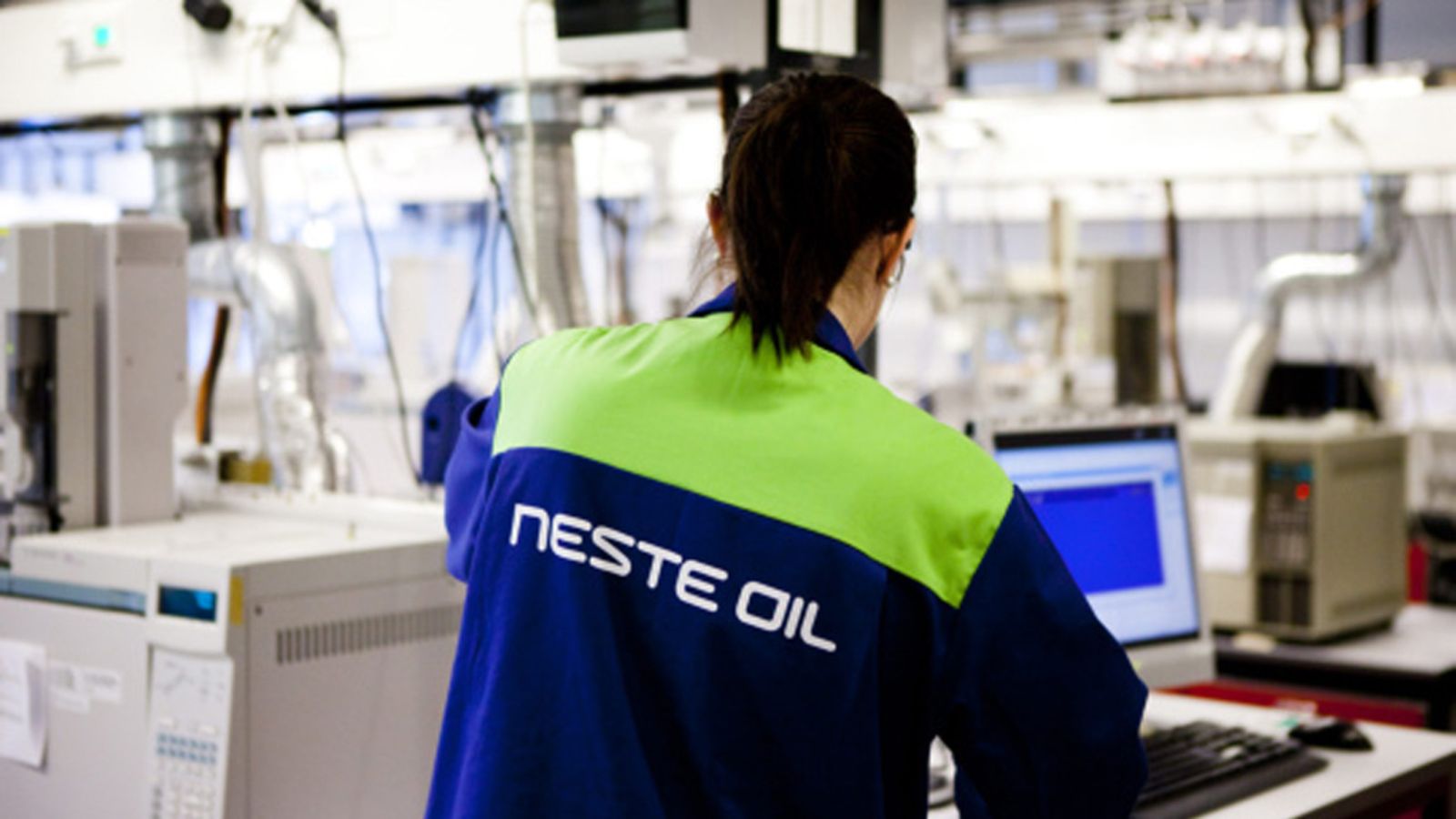 Neste Oilin Porvoon jalostamon laadunvalvontalaboratorio 7. kesäkuuta 2011.