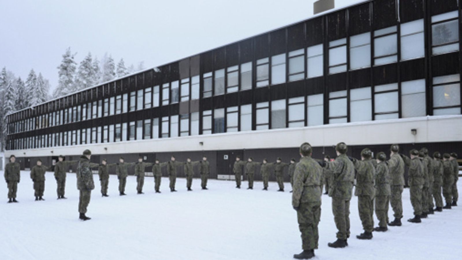 Keuruun pioneerirykmentti , Keuruulla 12. tammikuuta 2012 - Alokkaita sulkeisharjoituksessa pioneerirykmentissä.