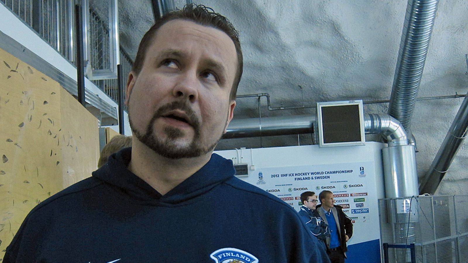Leijonien välinehuoltaja Riku Koivunen.