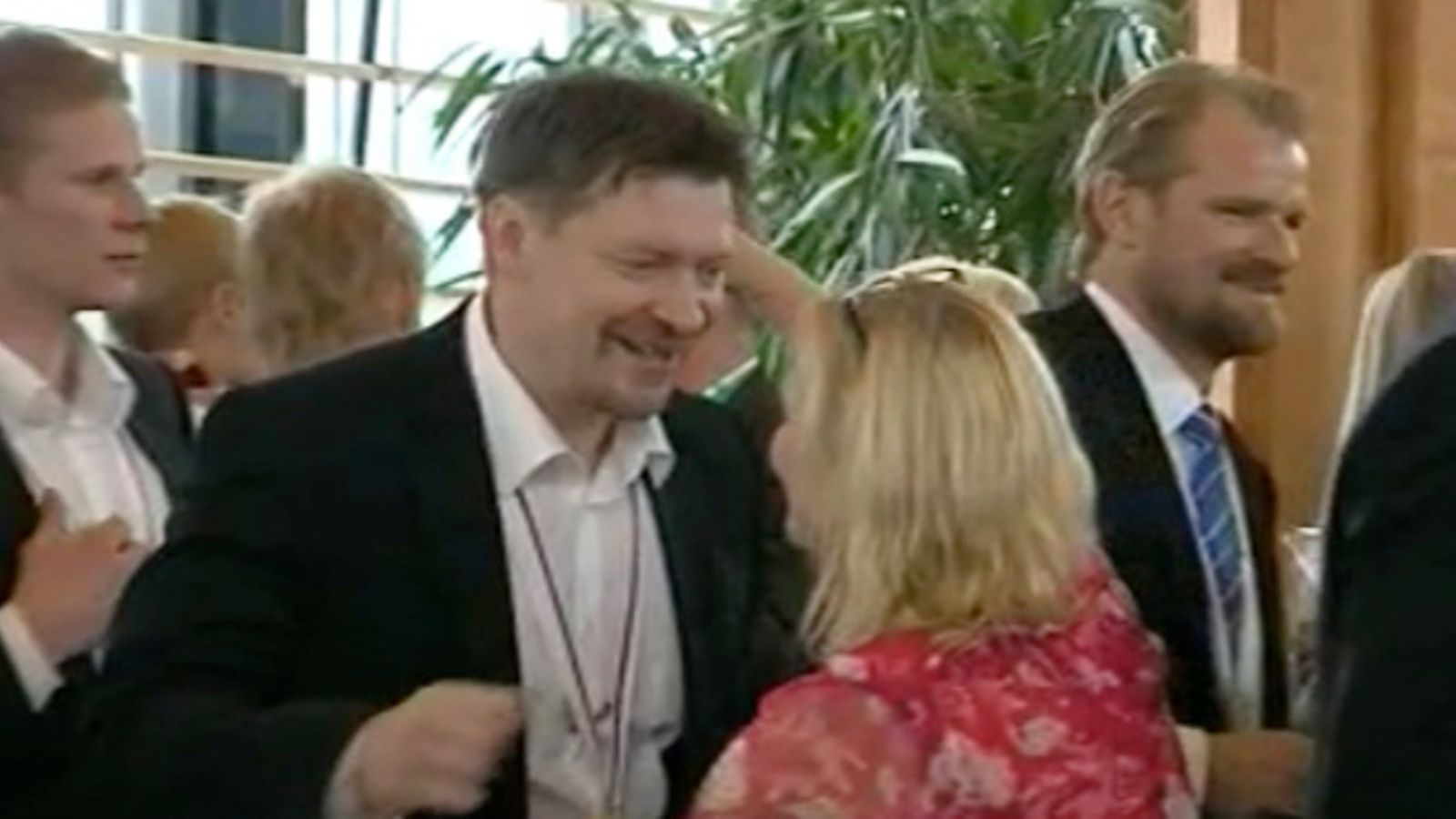 Päävalmentaja Jukka Jalonen oli innoissaan lämpimästä vastaanotosta kentällä.