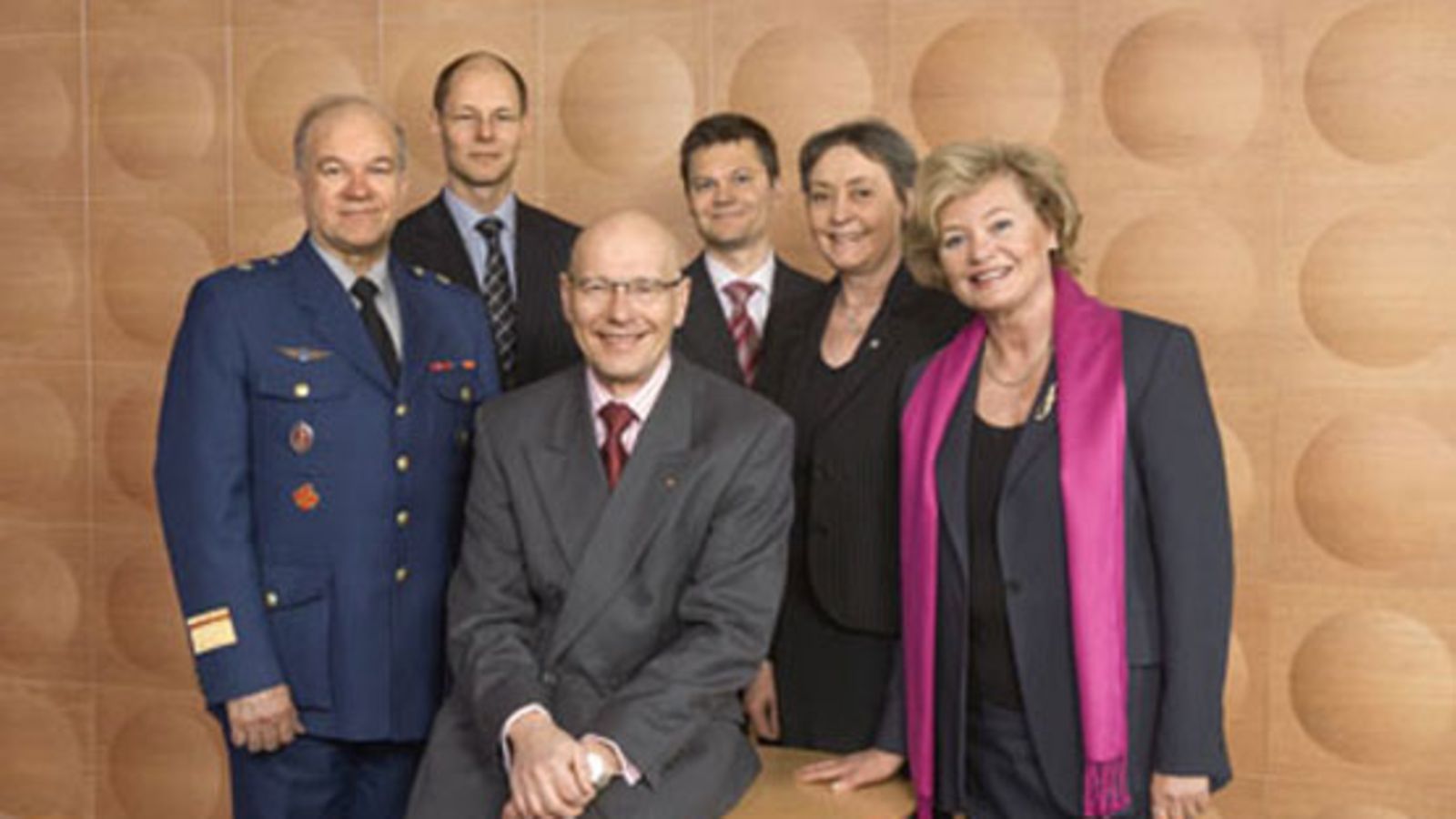 Veripalvelun hallitus 2009–2011: Kuvassa vasemmalta: Pentti Kuronen, Harri-Pekka Kaukonen, Harri Kainulainen, Aaro Cantell, Rachel Nygård-Taxell ja Helena Pesola